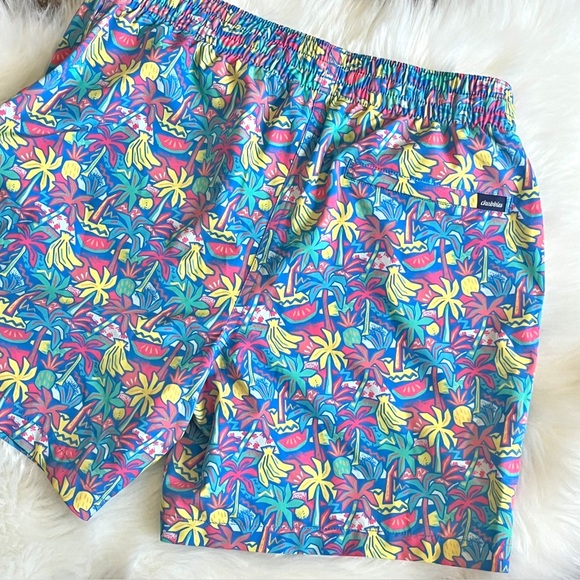 Chubbies 5.5 Tropical Bunches Classic Swim Trunks Quick Dry NWT Large - Picture 4 of 8